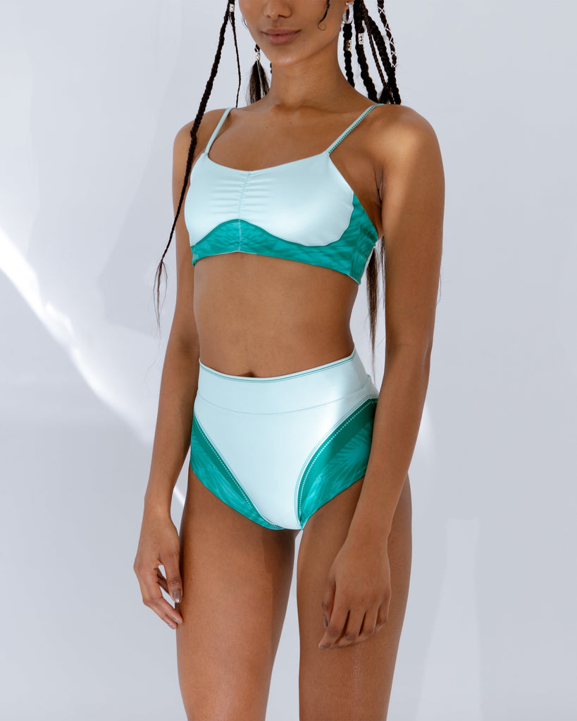 Discover the perfect balance of style, coverage, and comfort with the WISDOM BIKINI TOP